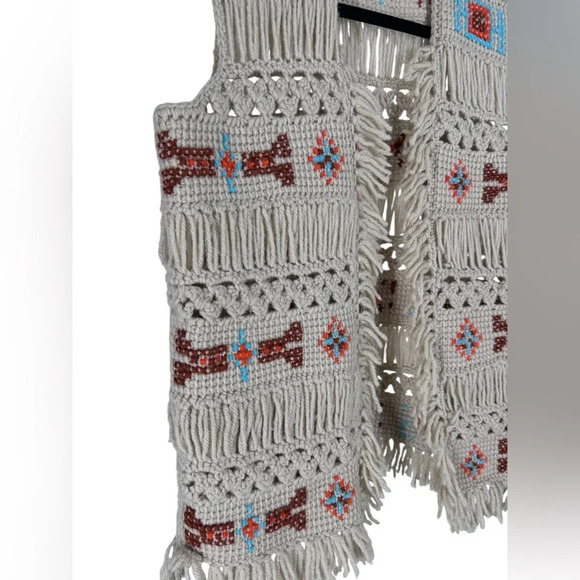 Vintage crochet macrame 1970 vest with pattern.  Hippie, bohemian - Picture 3 of 4